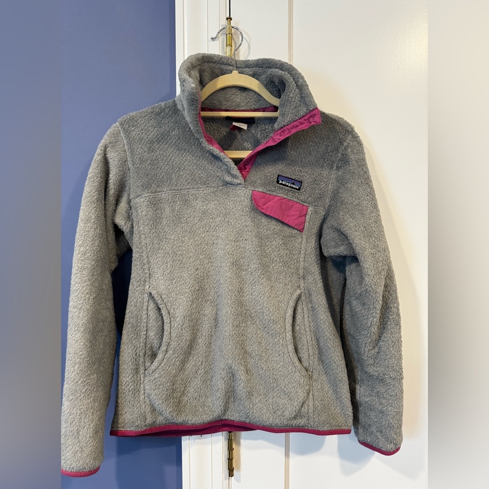 Patagonia Gray and Pink Fleece Pullover